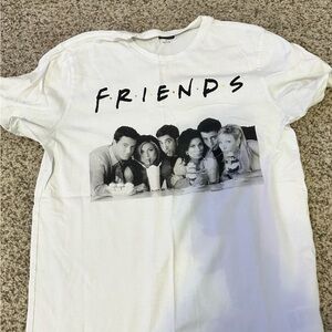 Friends t-shirt, size small